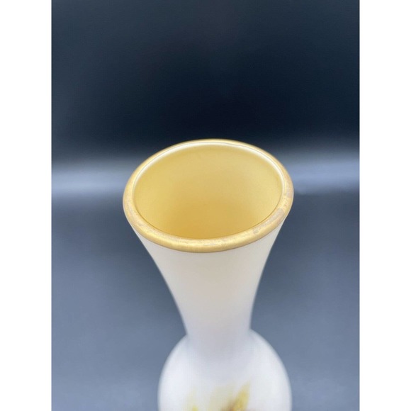 Vintage White Satin Frosted Vase Made In Italy Wheat And Flower Design 10” - Picture 3 of 8